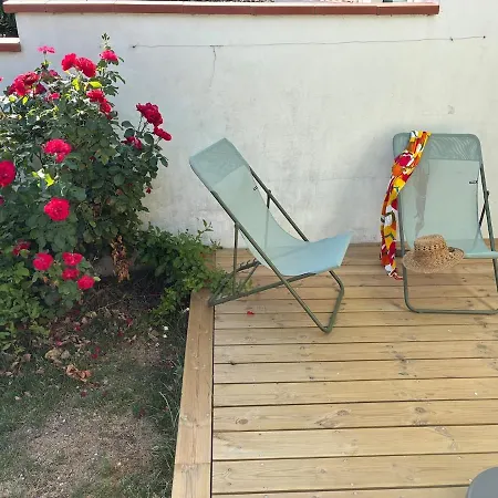 شقة Renovated Duplex With Garden - And Port Within Walking Distance *