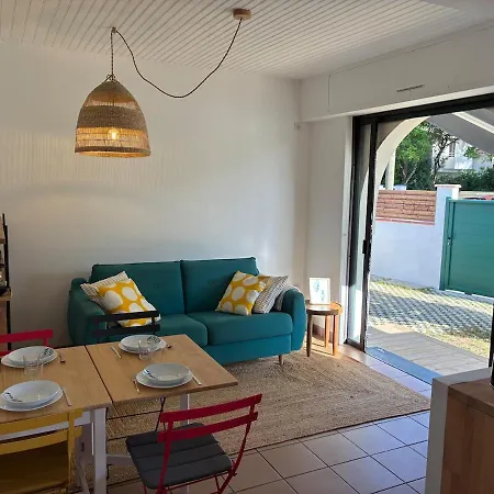 Renovated Duplex With Garden - And Port Within Walking Distance Apartament *