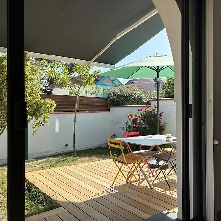 Renovated Duplex With Garden - And Port Within Walking Distance *